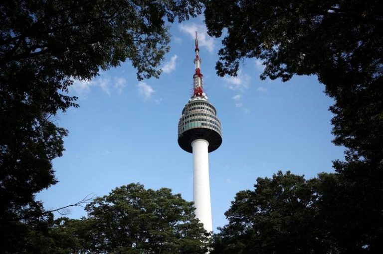 南韩首尔知名景点「南山首尔塔」，又名「N首尔塔」，位于首尔龙山区。（路透）
