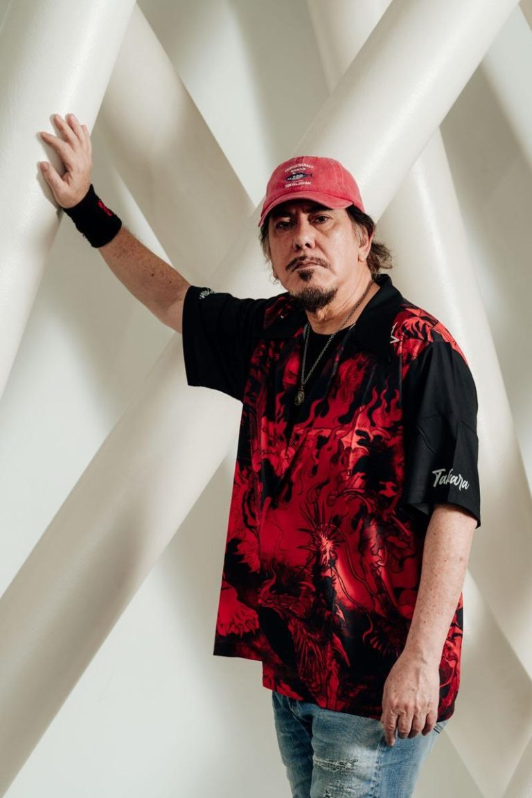 黄秋生再入围金马奖 全英文对白和年轻人抽大麻 黄秋生今年以电影「今天应该很高兴」再度获金马男配角入围。(图/高雄市电影馆提供)