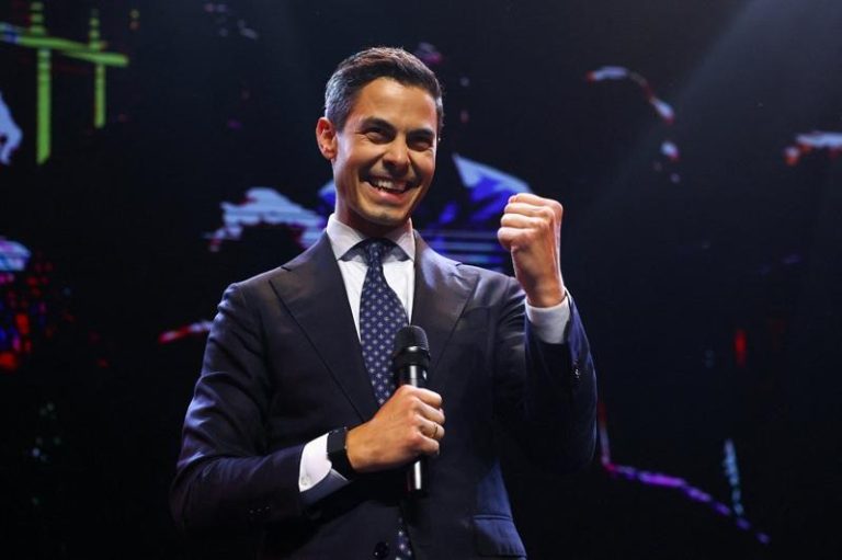 荷兰国会大选 出口民调:中间派领先极右派 由杰腾(图)领导的中间派「民六六党」(D66)预计可在国会150席中拿下27席,胜过怀尔德斯所属极右派自由党(PVV)的25席。(路透)