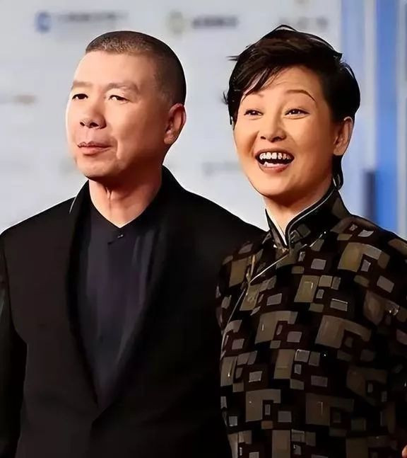冯小刚离婚后两个月，生活状态如预期般平静揭晓