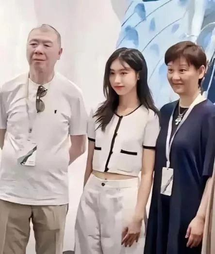 冯小刚离婚后两个月，生活状态如预期般平静揭晓