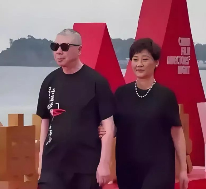 冯小刚离婚后两个月，生活状态如预期般平静揭晓