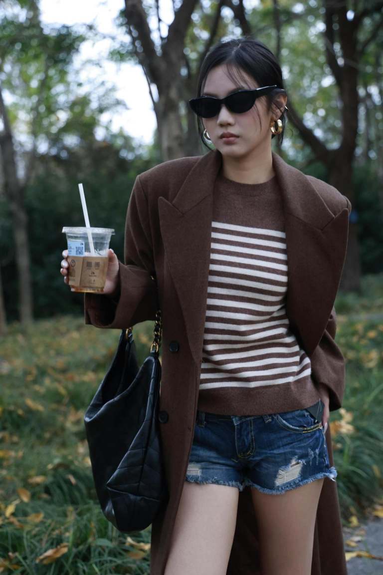 泮雨梅拍摄的羊绒时尚大片。（取材自潮新闻／受访者供图）