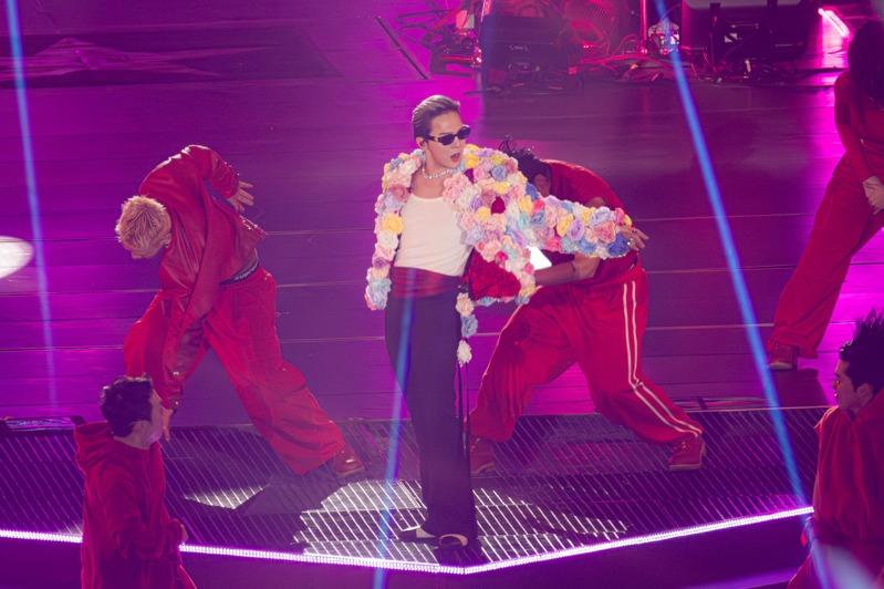 GD换穿多套全新造型。图／摘自IG