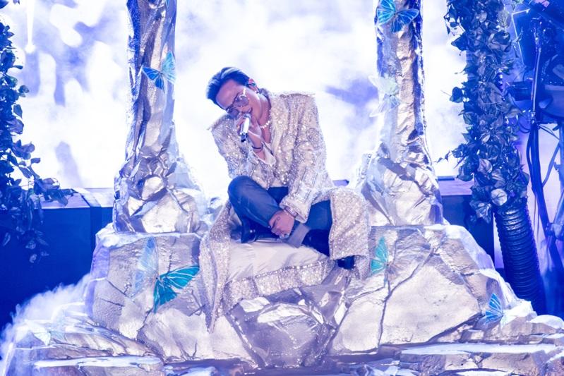 GD随着粉丝高喊BIGBANG Forever。图／读者提供