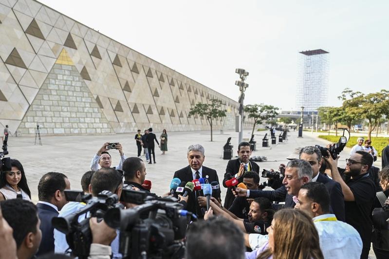 历时近20年兴建、耗资12亿美元的大埃及博物馆1日开幕，当中首次展出公元前14世纪著名法老图坦卡门墓中全部约5000多件文物，当局寄望有助推动旅游业。（路透）