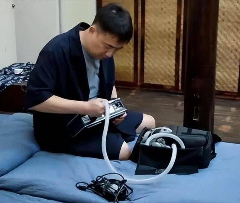 黄磊的健康状况一度引人担忧。(取材自微博)