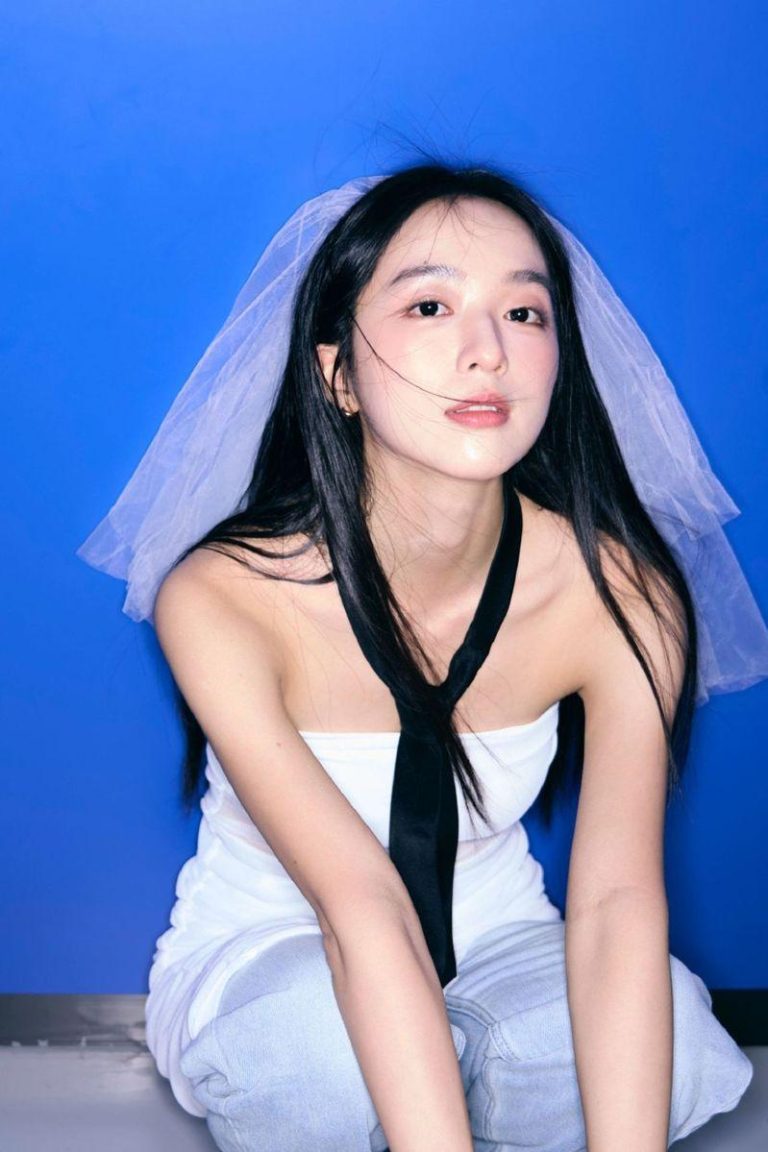 朱珠更曾连续多年入选「全球最美面孔」榜单。(取材自微博)