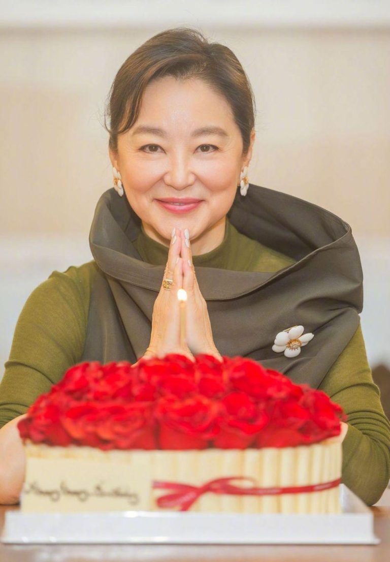 林青霞晒出71岁庆生照。（取材自微博）