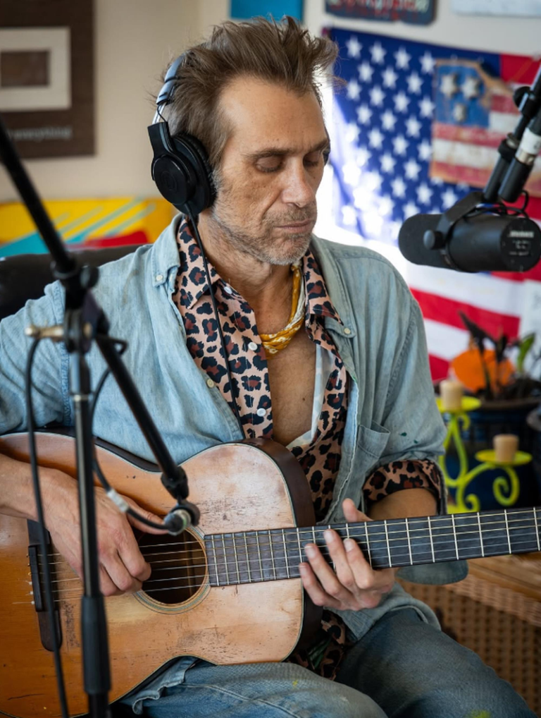 陶德史耐德在开唱前夕受伤，取消演出。（取材自Instagram）