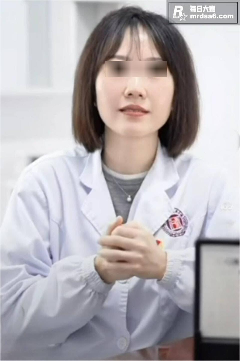 两人出轨画面。(视频截屏)