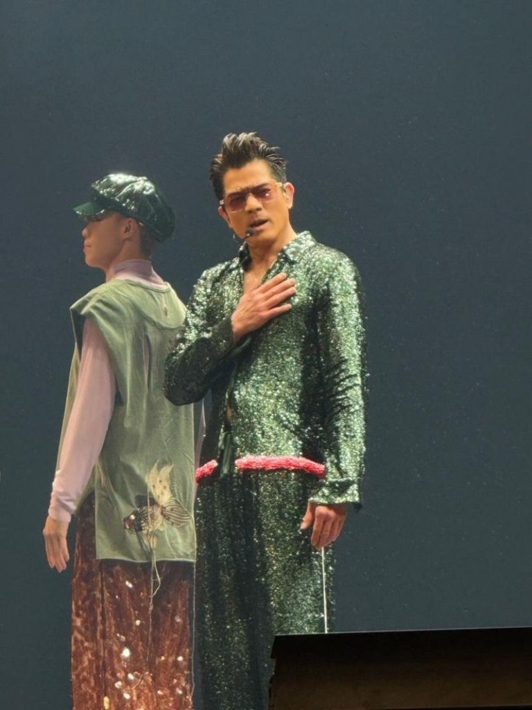 郭富城开心献给高雄巨蛋出道35年来的第一次。图／读者提供