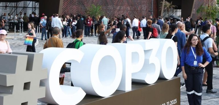 COP30开幕 联合国代表:没有国家能承受气候行动失败损失 联合国气候变化纲要公约(UNFCCC)第30届缔约方大会(COP30)于巴西时间10日上午(台湾时间10日晚间)于亚马逊雨林港口城市贝伦登场。记者潘俊宏/摄影