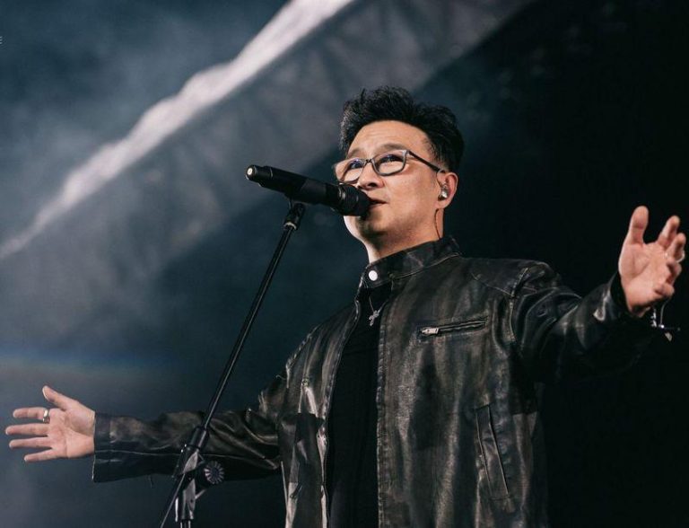 汪峰在演唱会翻车唱不上去，被前妻葛荟婕补刀。（取材自微博）