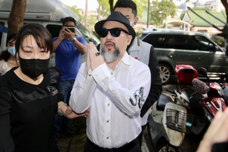 辛龙消失5年无预警复出 无悔爱过刘真「此生再也不结婚」 辛龙在刘真过世后沉寂5年不曾露面。记者林伯东/摄影