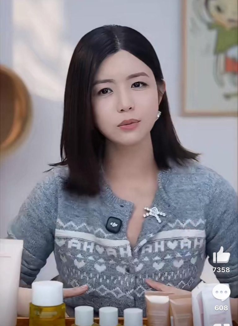 陈妍希怀孕「肚皮爬满妊娠纹」快哭了 吐妈妈心声:崩溃 陈妍希日前上直播分享怀孕妊娠纹问题,引发不少妈妈网友共鸣。图/摘自微博