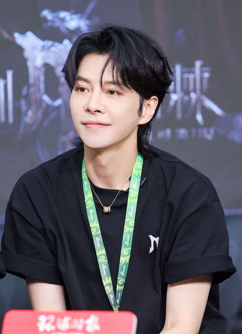 徐海乔意识到,当今的演员不再仅仅是一个职业,更是一个需要面对市场检验的「产品」。(取材自微博)