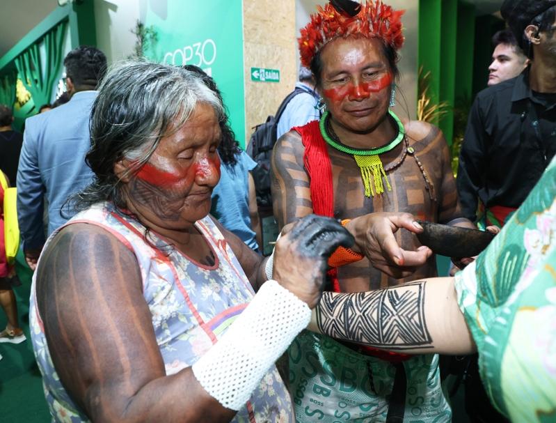 联合国气候变化纲要公约第30次缔约方大会于巴西贝伦正式开幕，COP30绿区设立主题展馆，盼唤醒参观者为下一代拯救地球。（记者潘俊宏／摄影）
