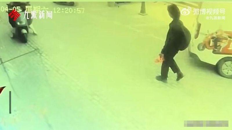 郭姓男子误将100元车费支付成1010元。（取材自九派新闻）