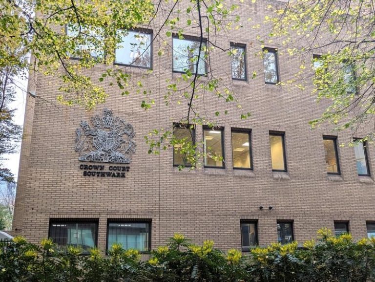 中国女子洗钱案在英被判12年 68亿美元赃款处置成新战场 英国史上金额最大洗钱案刑事审判11日在伦敦南华克刑事法院落幕,中国籍首脑钱志敏遭判近12年徒刑。英国警方扣押的虚拟货币等犯罪所得总额约52亿英镑,如何处置成为各方新战场。(中央社)