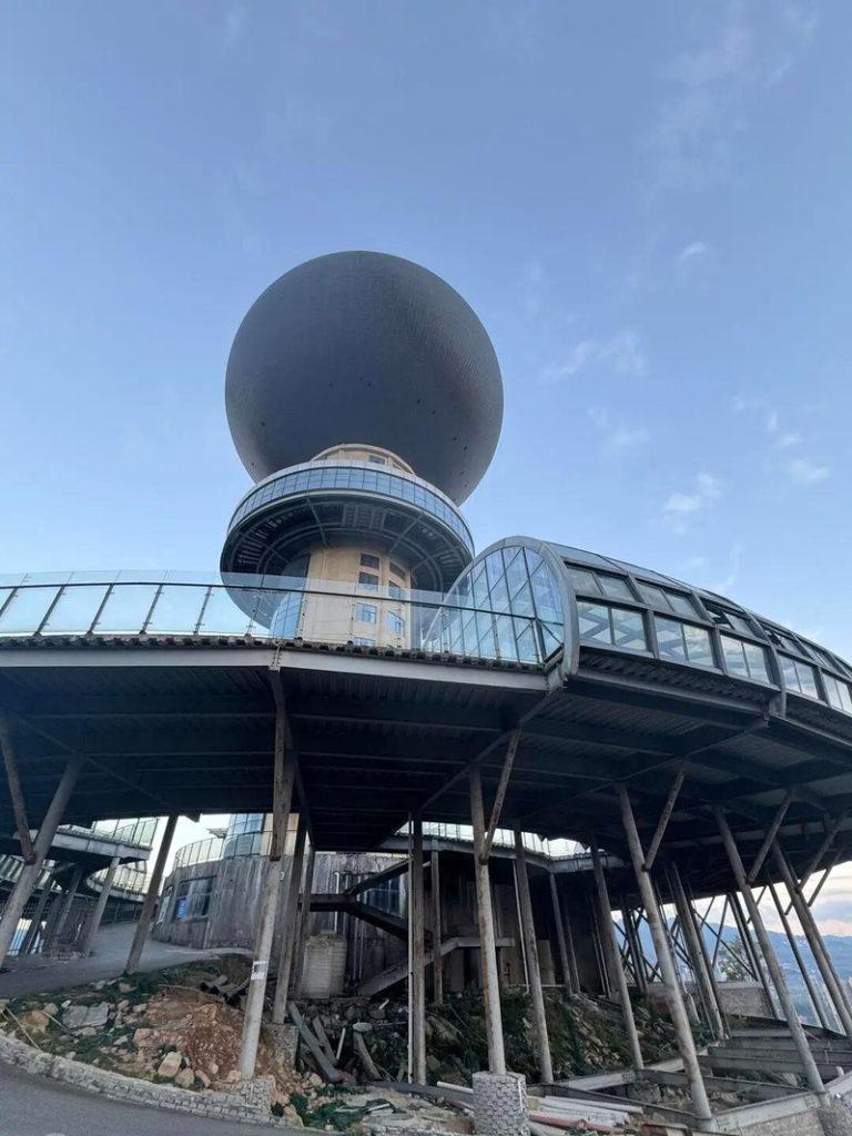 月亮山综合体现场。(取材自红星新闻)