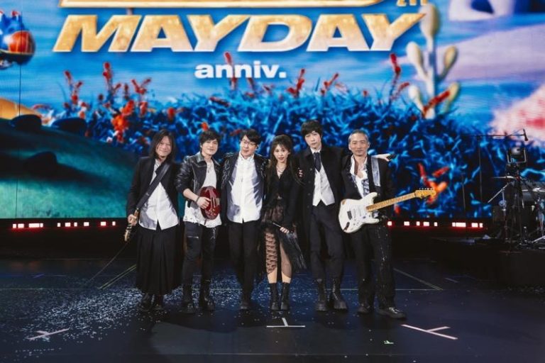 五月天专辑「为爱而生」收录冠佑女儿「小玫瑰」（右三）出生后的第一声哭声，19年后小玫瑰站上五月天演唱会献唱。图／相信音乐提供