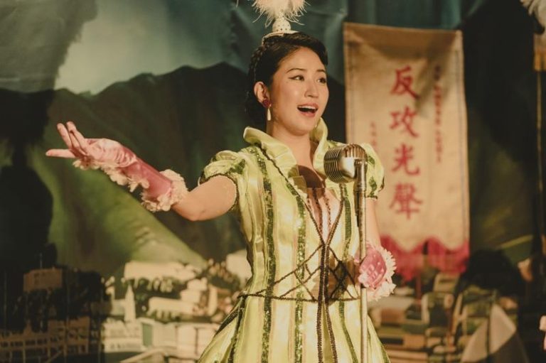 9m88在电影「大蒙」中饰演小时候被送到北部当童养媳的「阿霞」。（图／华文创提供）