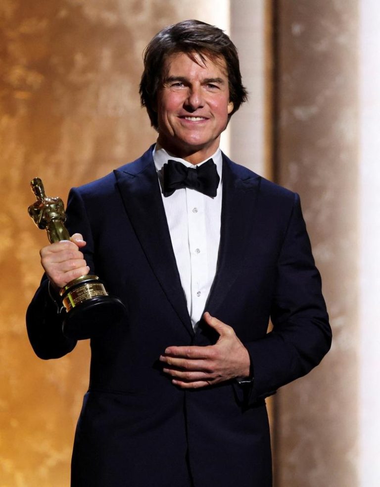 汤姆克鲁斯拍电影44年获奥斯卡终身成就奖，他终于拿到生涯首座奥斯卡奖座。(路透)