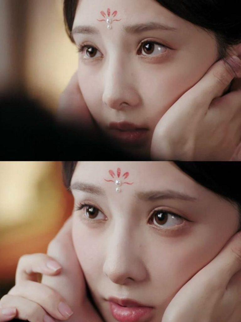 彭小冉的左眼明显有#隐形眼镜。（取材自微博）