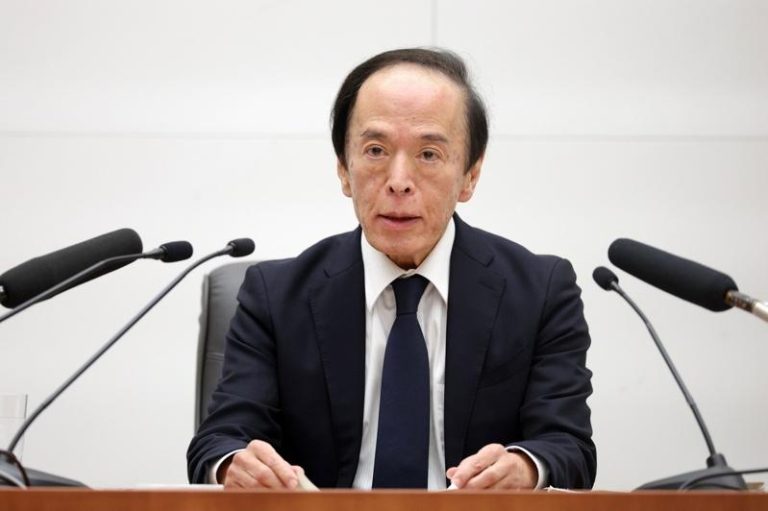日银认平顺着陆 暗示审慎升息未动摇 日银总裁植田和男18日与首相高市早苗会谈后暗示,他审慎升息的意向迄未动摇。(欧新社)