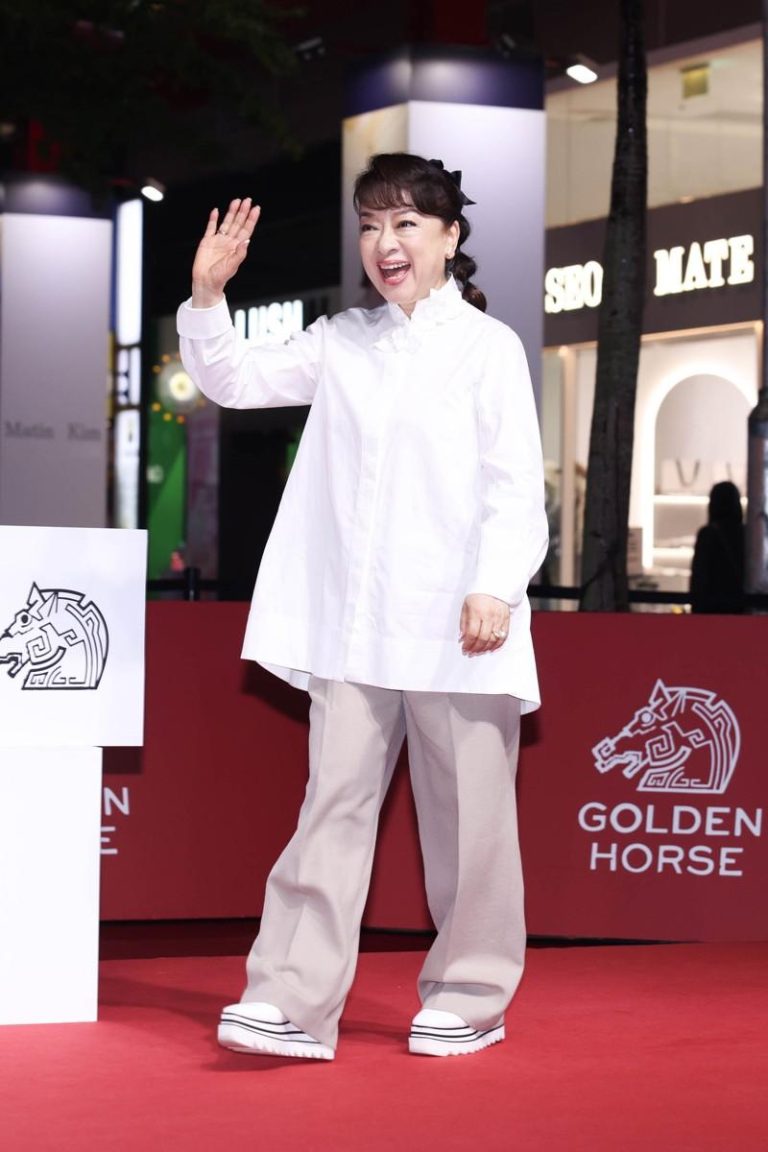 75岁翁倩玉现身「阳光」金马首映 笑称人生新篇章 翁倩玉保养有术,看不出实际年龄。(记者林士杰/摄影)