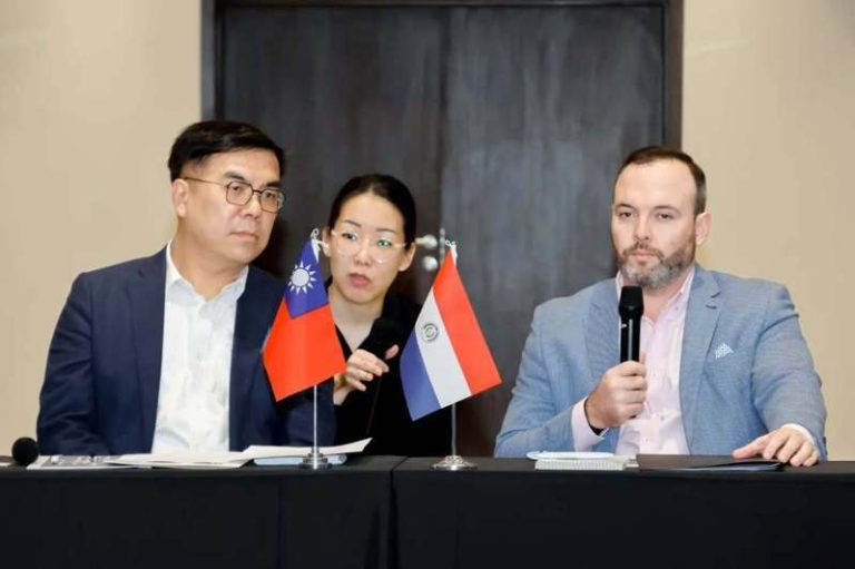 COP30直击/彭启明访南美幕后 台湾与巴拉圭碳权合作锁定农业领域 环境部长彭启明近日访问友邦巴拉圭。(取材自巴拉圭环境部脸书)