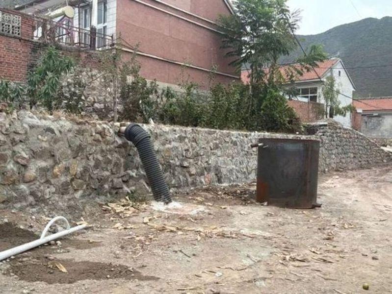 据村民介绍,目前只有位于清河沿村河北岸的村民家里,地下水里含有金元素,河南岸的村民家则无法「抽水吸金」。 (取材自新京报)