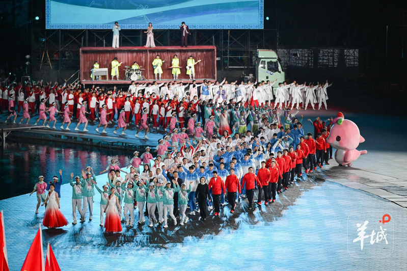 全运会首次以海滨实景作为闭幕式舞台。（中通社）