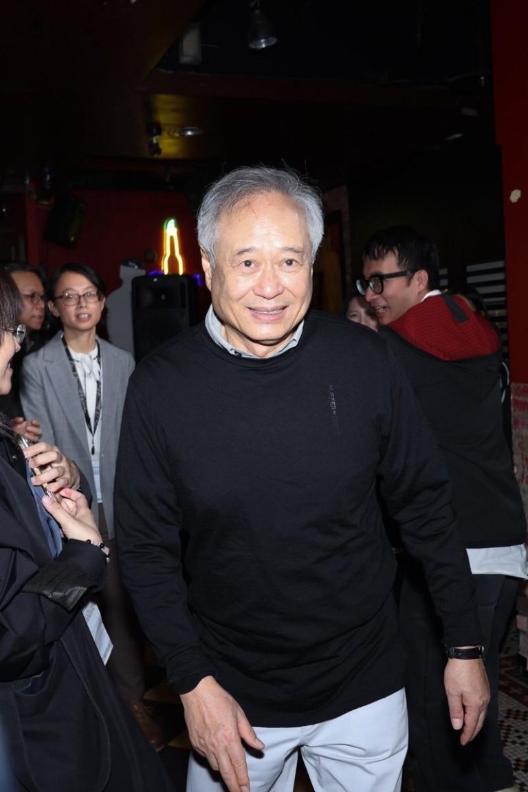 李安惊喜现身邱泽婚礼 模仿许玮宁跳舞 被夸「好可爱」 电影「大蒙」金马庆功宴。记者林士杰/摄影