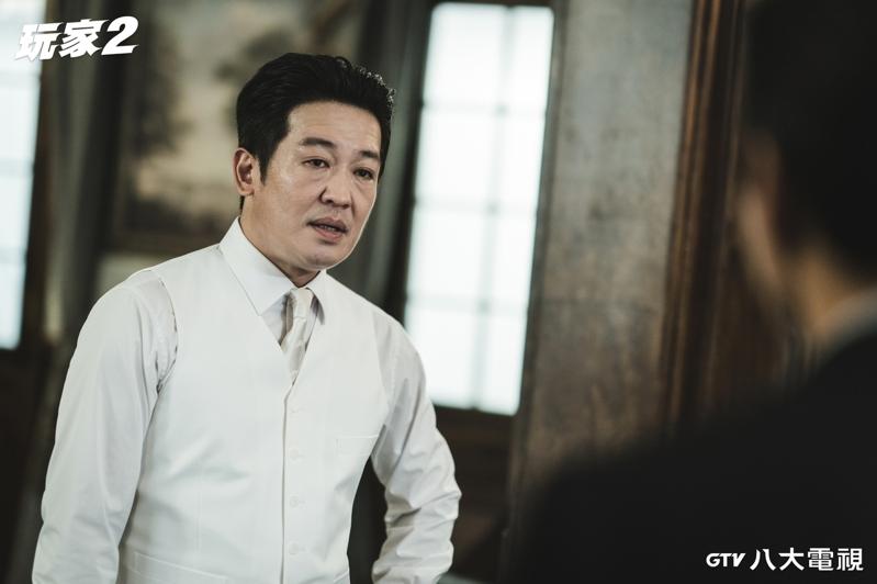 张圭悧在「玩家2」中饰演王牌赛车手。图/八大电视提供