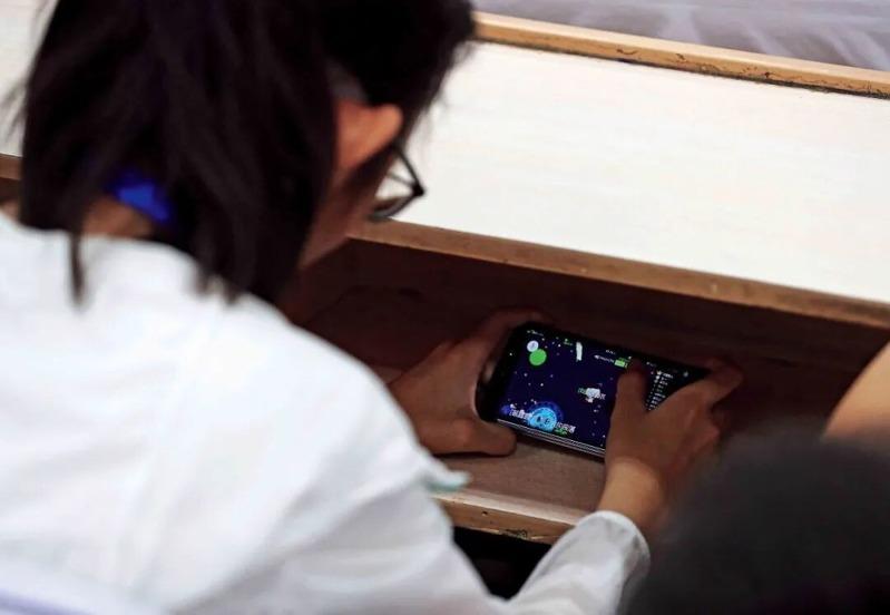 青少年是游戏成瘾的高风险群。(取材自中国新闻周刊/视觉中国图)