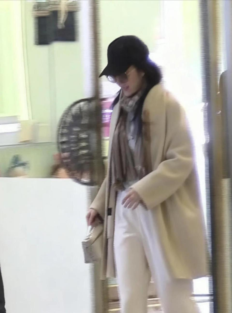 刘亦菲的时尚操作向来很受肯定。（取材自微博）