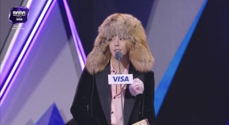 GD得奖心系香港灾民。图／翻摄自amber