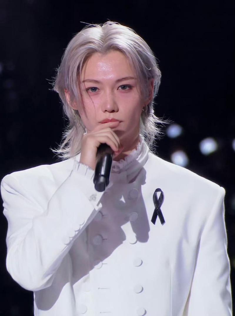 GD得奖心系香港灾民。图／翻摄自amber