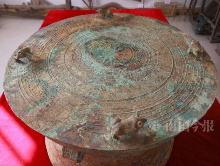 铜鼓全貌。(取材自南国今报)