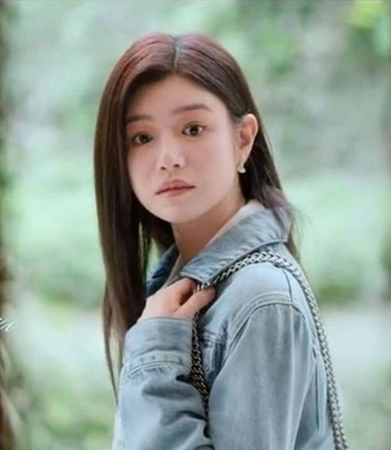 只穿衬衫露大长腿 陈妍希激吻小鲜肉 网友顶不住了 陈妍希在「狙击蝴蝶」的演出画面。(取材自微博)