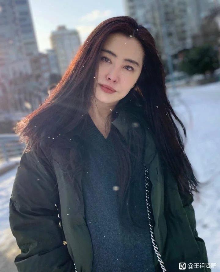 王祖贤息影后,生活相当低调。(取材自微博)