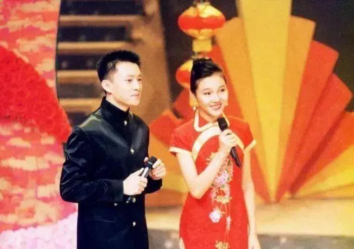 亚宁早期主持画面。(取材自潇湘晨报)