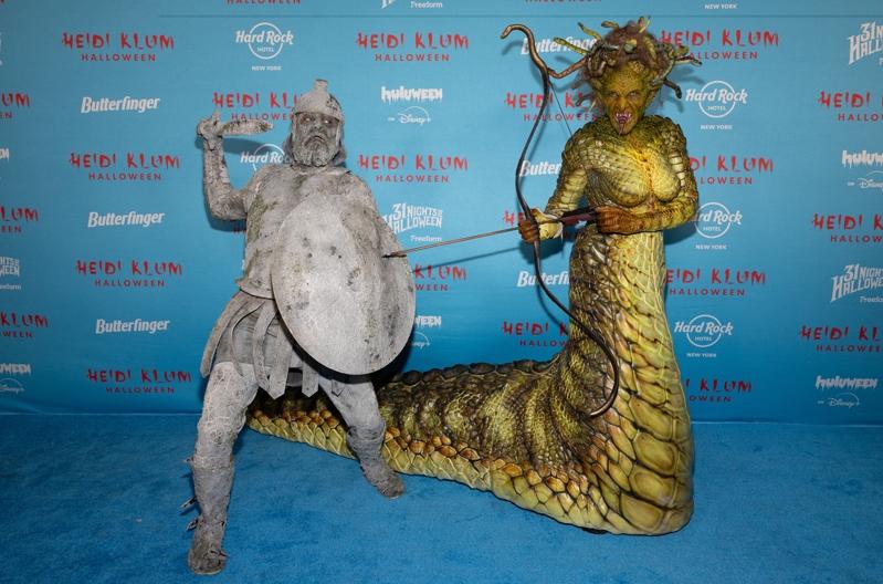 海蒂克隆是万圣节女王，今年变装成美杜莎。（美联社）