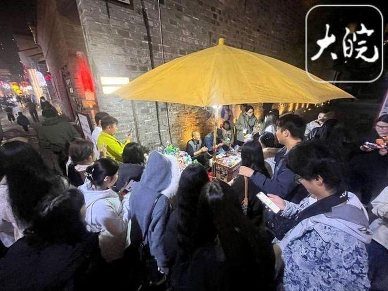 王师傅为顾客订制的奶油小熊和乌萨奇。（取材自大皖新闻）