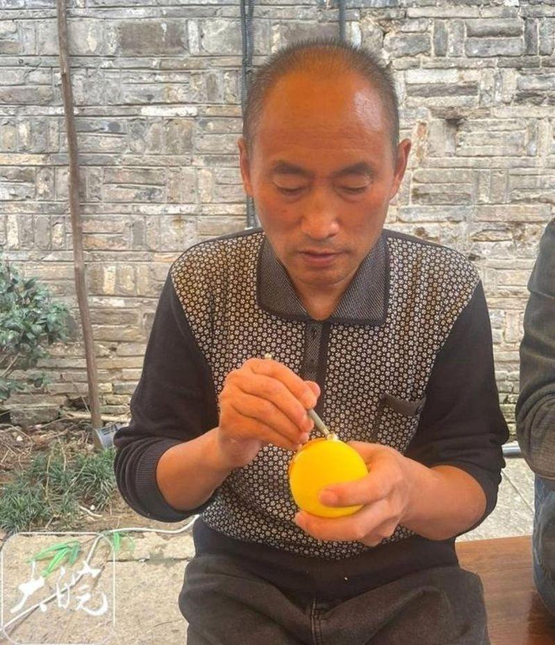 王师傅为顾客订制的奶油小熊和乌萨奇。（取材自大皖新闻）