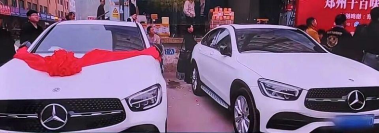 公司奖励员工奔驰车颁奖现场。（取材自潇湘晨报）