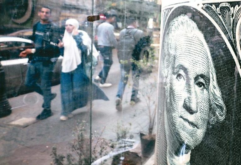 美国川普政府官员正在讨论，要如何鼓励新兴市场或边境市场的其他国家，改以美元为主要货币。（路透）