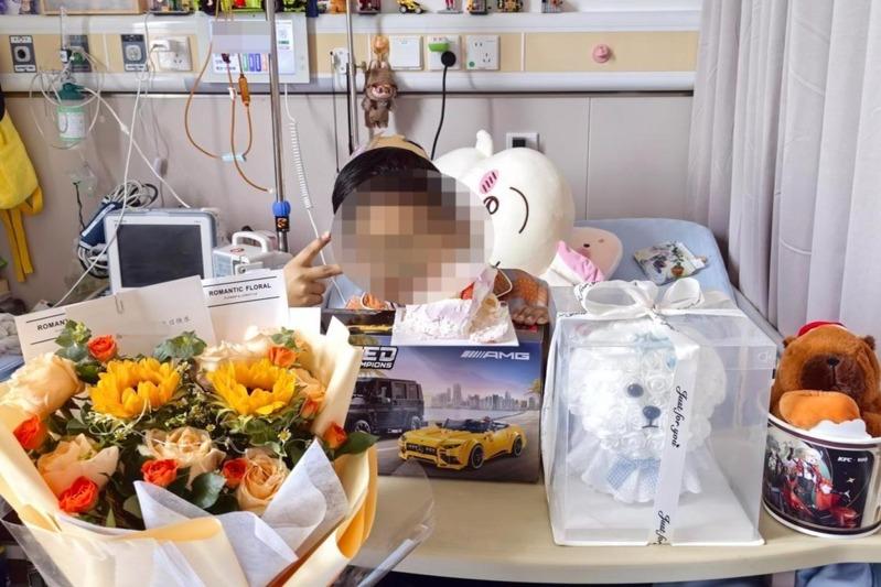 手术后的小烨。(取材自红星新闻)